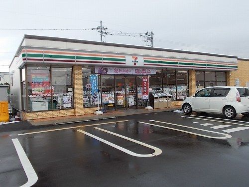 近くのセブンイレブン 福井和田東店まで400m（徒歩5分）