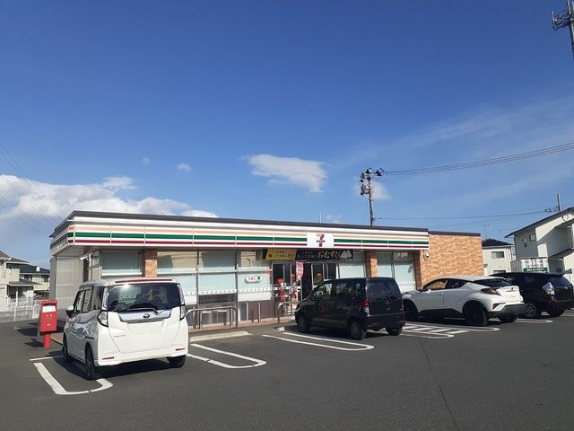 近くのコンビニまで500m（徒歩7分）