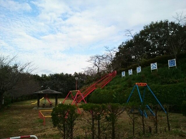 近くの天久沢公園まで550m（徒歩7分）