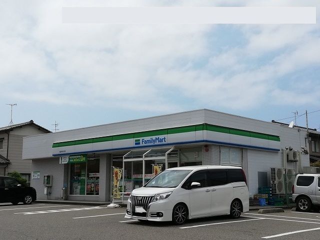 近くのコンビニまで100m（徒歩2分）