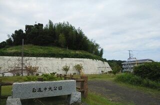 近くの玉造中央公園まで700m(徒歩9分)