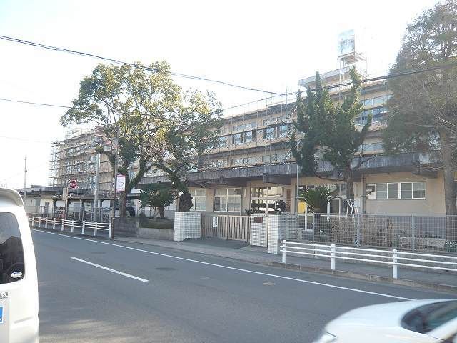 近くの長田西小学校まで110m（徒歩2分）