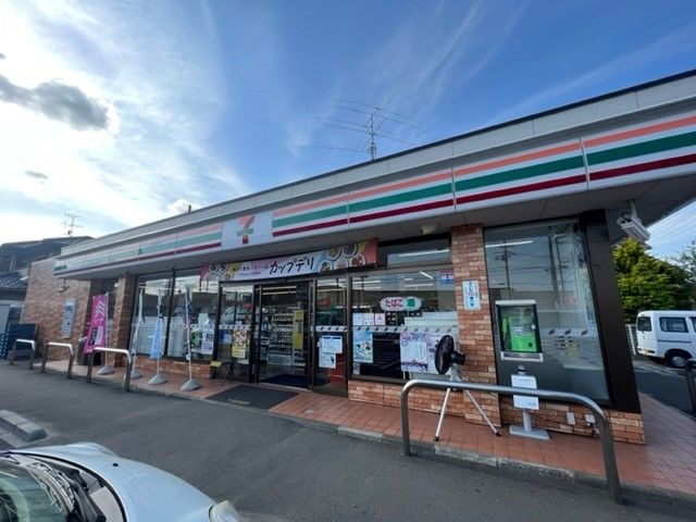 近くのセブンイレブン岩沼武隈店まで300m（徒歩4分）