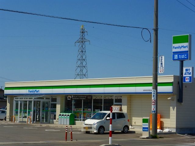 近くのファミリーマートまで350m(徒歩5分)