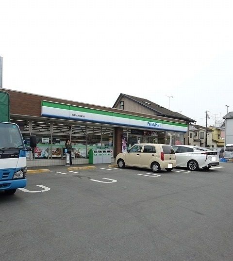 近くのファミリーマートまで400m(徒歩5分)