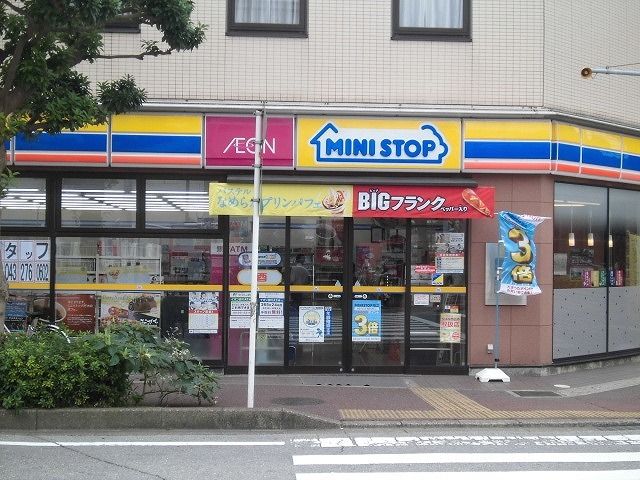 近くのコンビニまで1,000m（徒歩13分）