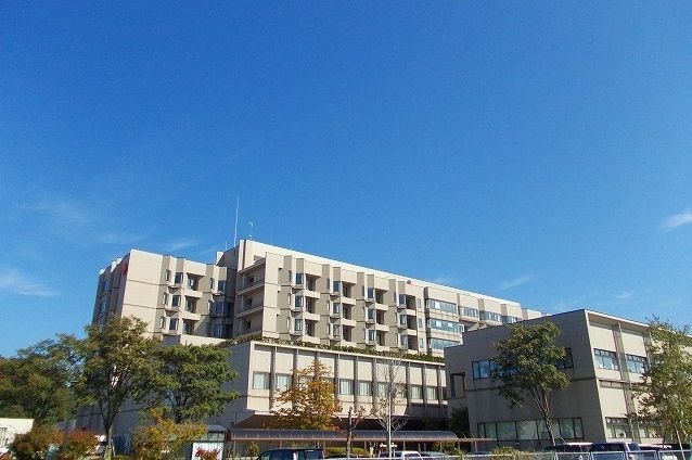 近くの秋田赤十字病院まで2,500m（徒歩32分）