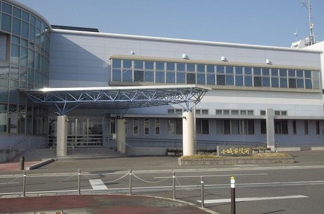 近くの小城市役所まで4,000m（徒歩50分）