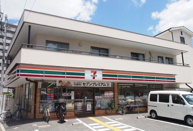 近くの吉田内科まで42m(徒歩1分)