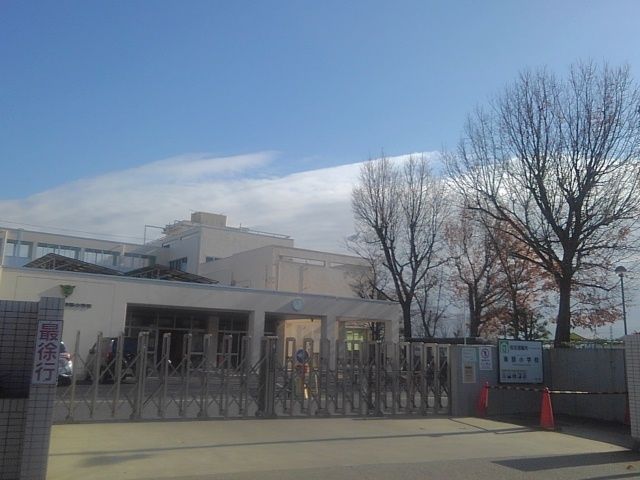 近くの高崎市立東部小学校まで400m（徒歩5分）