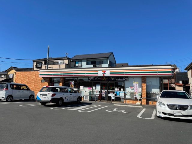 近くのセブンイレブンまで750m（徒歩10分）