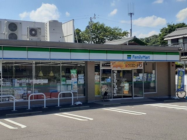 近くのコンビニまで1,200m（徒歩15分）