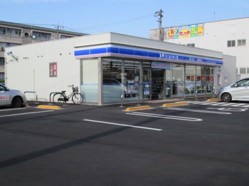 近くのローソン 福井御幸三丁目店まで450m(徒歩6分)