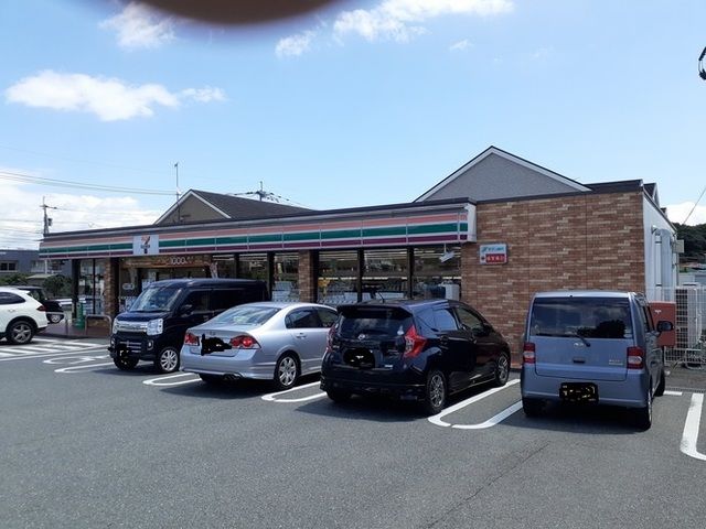 近くのセブンイレブン基山けやき通り店まで130m（徒歩2分）