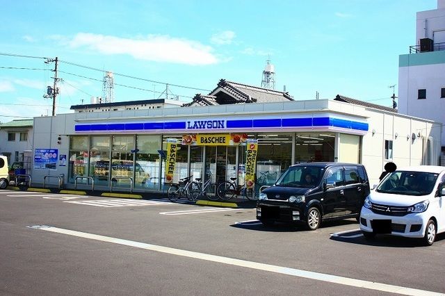 近くのコンビニまで530m（徒歩7分）