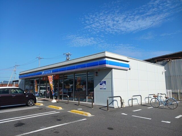 近くのローソン玉野用吉店まで1,200m（徒歩15分）
