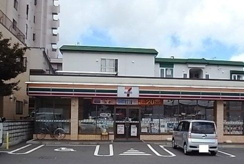 近くのセブンイレブンまで220m(徒歩3分)