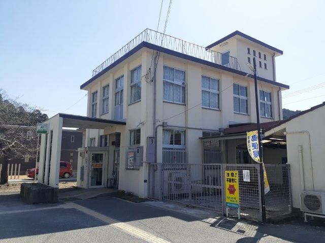 近くの丹南郵便局様まで450m（徒歩6分）