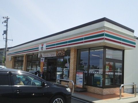 近くのコンビニまで2,200m（徒歩28分）
