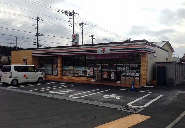 近くのセブンイレブン御殿場板妻店まで1,400m(徒歩18分)