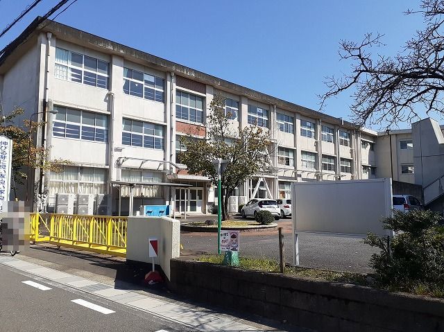 近くの岐阜市立厚見小学校まで500m（徒歩7分）
