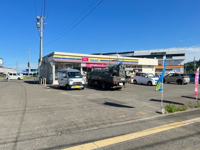 近くのコンビニまで450m（徒歩6分）