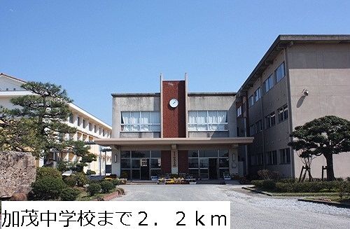 近くの中学校まで2,200m（徒歩28分）