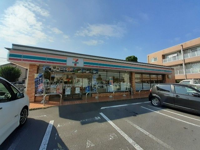 近くのセブンイレブン前橋若宮町店まで100m(徒歩2分)