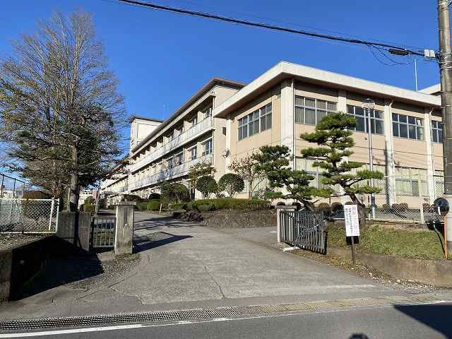 近くの今市工業高校まで450m（徒歩6分）