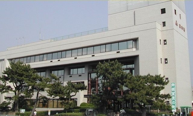 近くの府中町役場まで1,600m（徒歩20分）