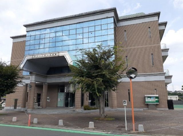 近くの四条畷市役所田原支所様まで800m(徒歩10分)