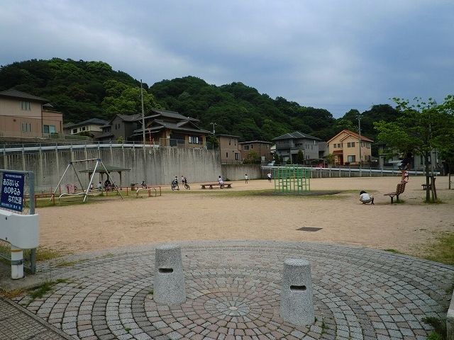 近くの秋月ニュータウン公園まで150m（徒歩2分）