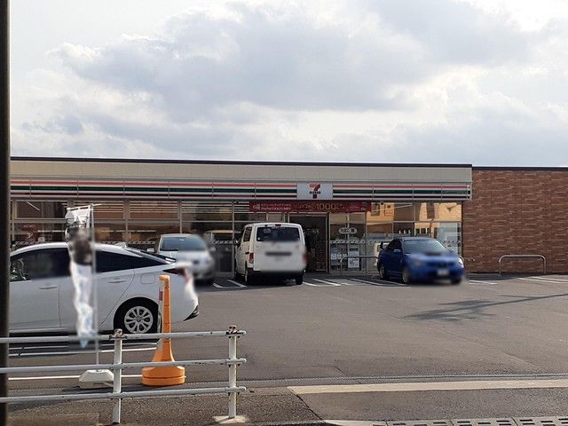 近くのコンビニまで26m（徒歩1分）