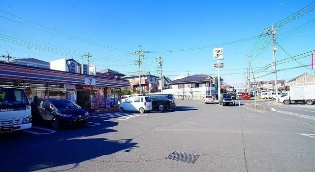 近くのセブン-イレブン 入間新久店まで160m（徒歩2分）