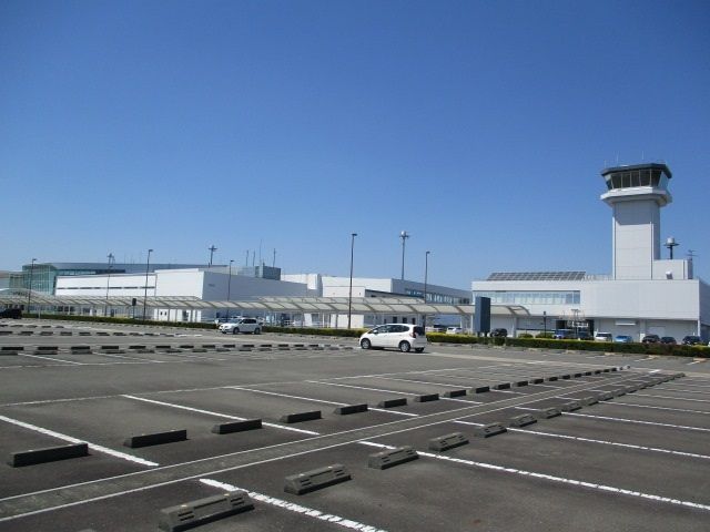 近くの富士山静岡空港まで3,500m（徒歩44分）
