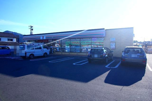 近くのセブンイレブンまで450m（徒歩6分）