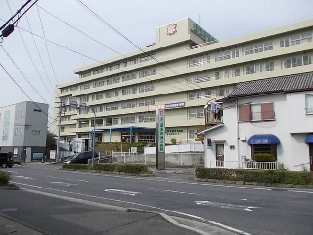 近くの近江草津徳洲会病院まで730m（徒歩10分）