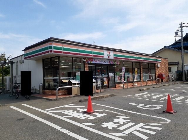 近くのセブンイレブンまで450m(徒歩6分)