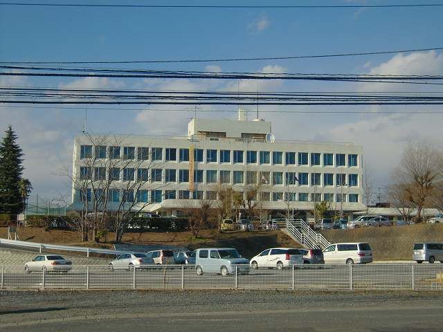 近くの石岡市役所まで700m（徒歩9分）