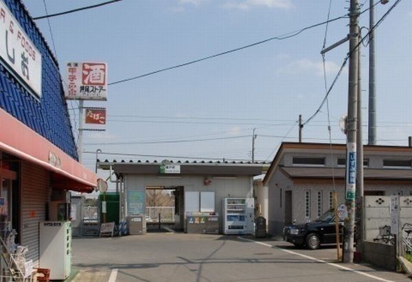 近くのＪＲ榎戸駅まで1,040m（徒歩13分）