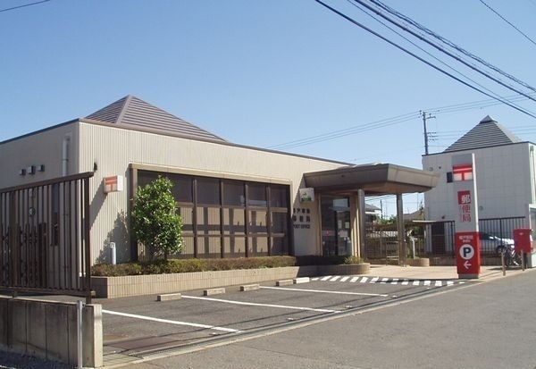 近くの榎戸駅前郵便局まで1,300m（徒歩17分）