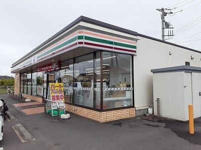 近くのコンビニまで80m（徒歩1分）