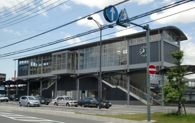 近くの駅まで1,000m（徒歩13分）