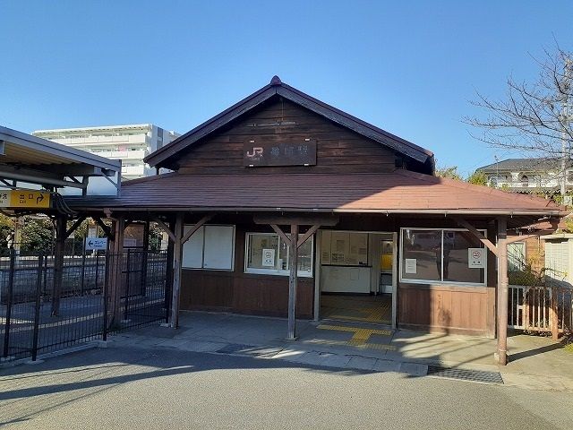 近くの駅まで2,078m（徒歩26分）