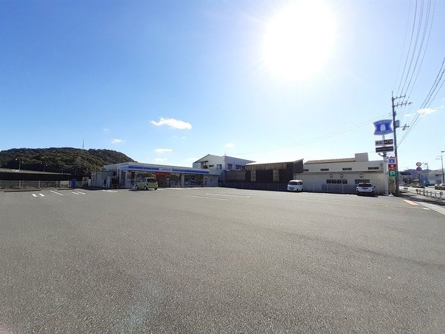 近くのローソン 高知弘化台店まで1,300m（徒歩17分）