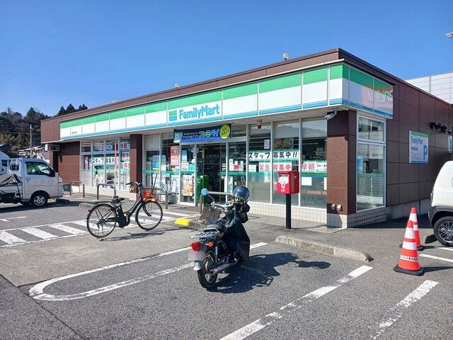近くのファミリーマート豊岡昭和町店まで265m(徒歩4分)