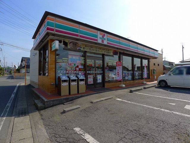 近くのセブンイレブン東長岡町店まで350m（徒歩5分）