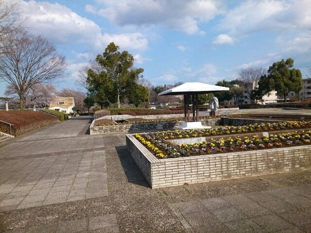 近くの米山公園まで1,100m（徒歩14分）