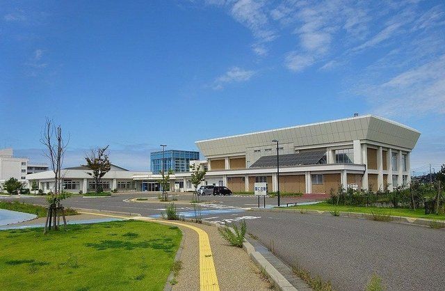 近くの下山スポーツセンターまで550m（徒歩7分）