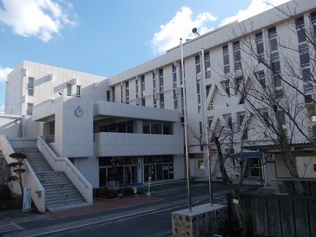 近くの堀江北小学校まで550m(徒歩7分)